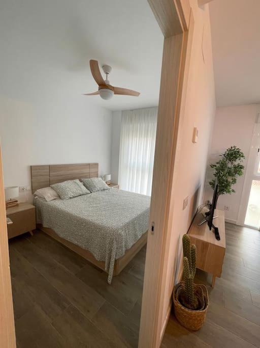 Lovely Beach Apartment Рінкон-де-ла-Вікторія Екстер'єр фото