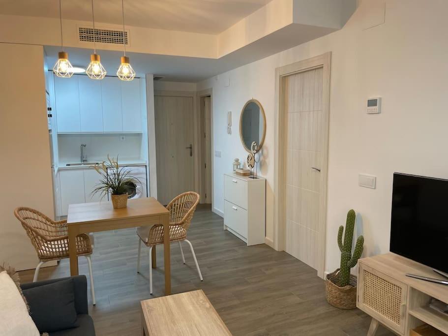 Lovely Beach Apartment Рінкон-де-ла-Вікторія Екстер'єр фото