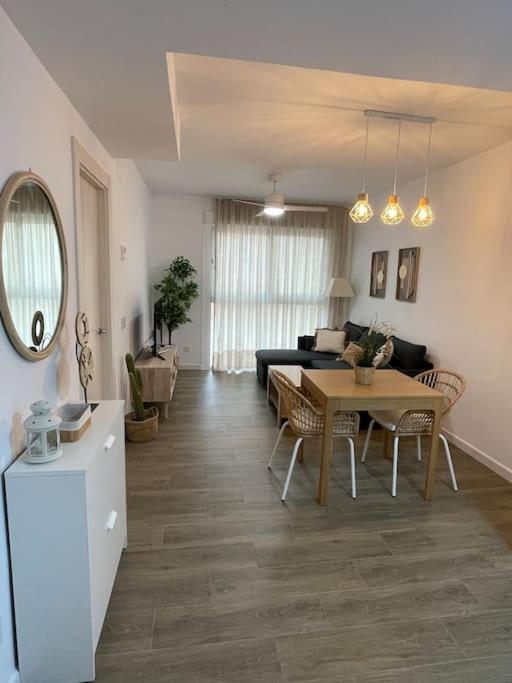 Lovely Beach Apartment Рінкон-де-ла-Вікторія Екстер'єр фото